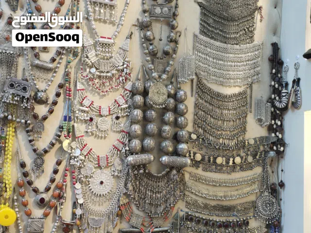 عقد قديم ومرتعشه قديمه حضرمي قديم تراثي معاضد قديم وجديد واكسسوارات يمنيه قديمه وجديده