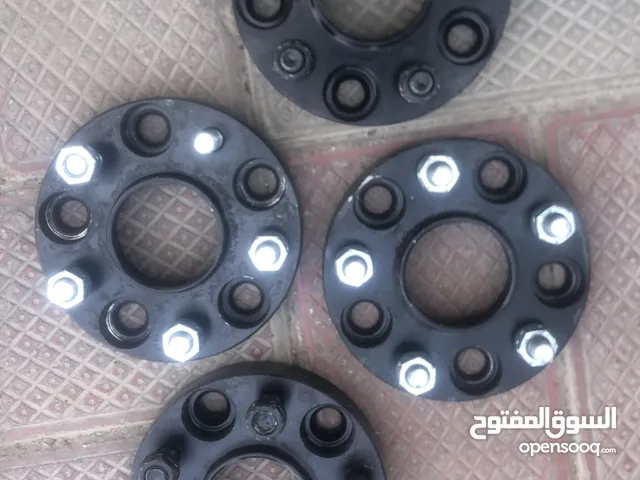 سبيسرات للبيع جددد وكاله امورهن طيبه مقاس قدام 20 وخلف 25 سعر 25