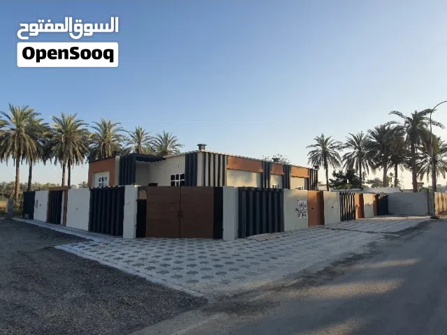 منزل للبيع / الحويل القديمة وسط جميع الخدمات و بالقرب من نادي صحم القديم