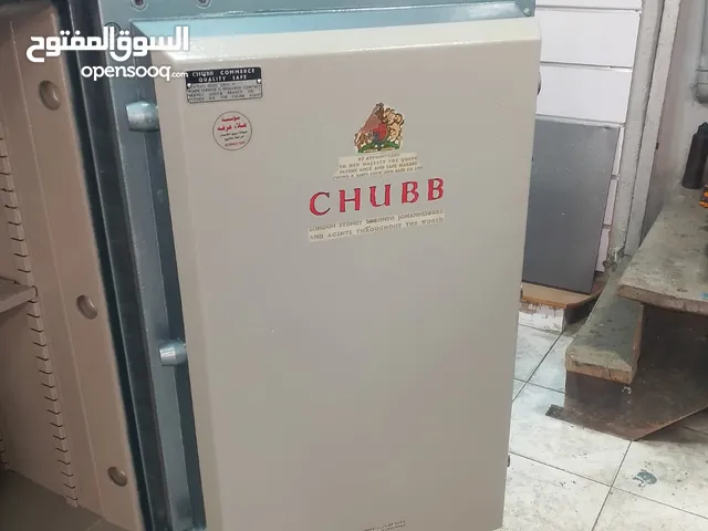 قاصات أحجام مختلفه