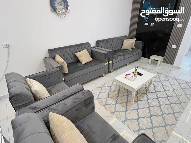 2 Bedrooms Chalet for Rent in Tripoli Ain Zara