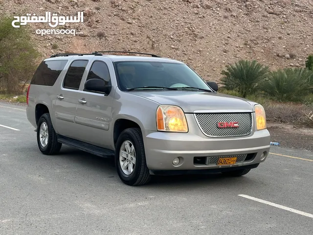 Used GMC Suburban in Al Dakhiliya