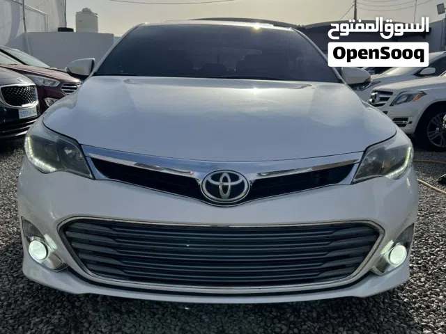 2014 تويوتا افالون Limited