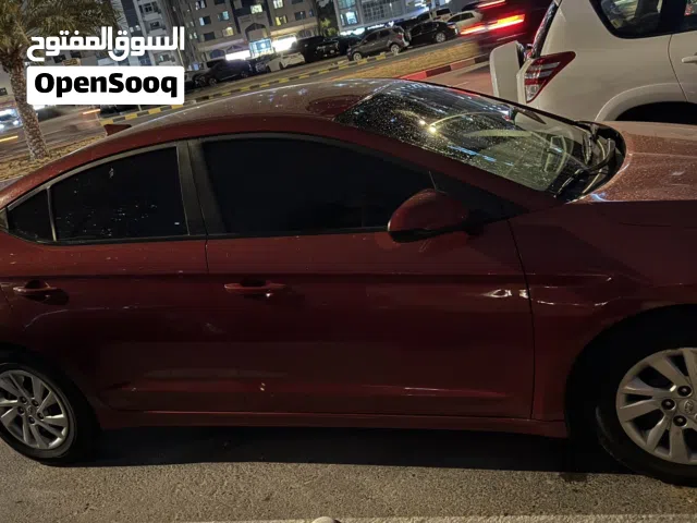2017 هيونداي النترا SE