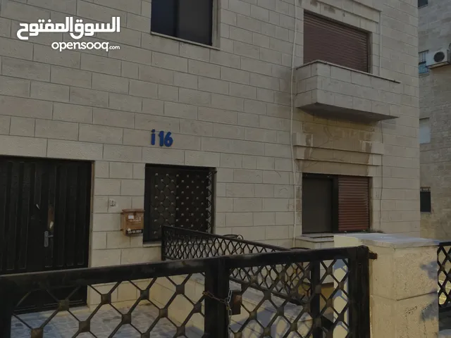 دوبلكس طابقين بمدخل مستقل +روف + حق اعتلاء باجمل مناطق عمان واطلالة رائعة للبيع بالمزاد