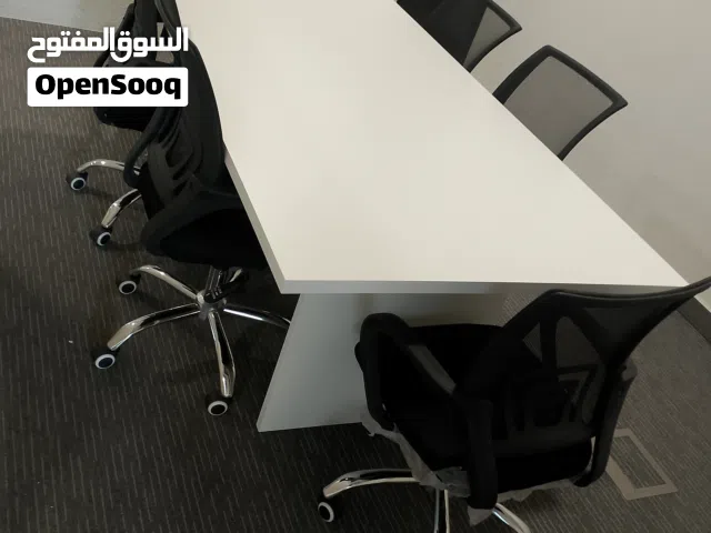مكاتب وغرفة اجتماعات للبيع