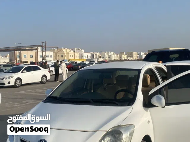 تويوتا يارس 2013 نظيفة جدا مسرفسه وجاهزه