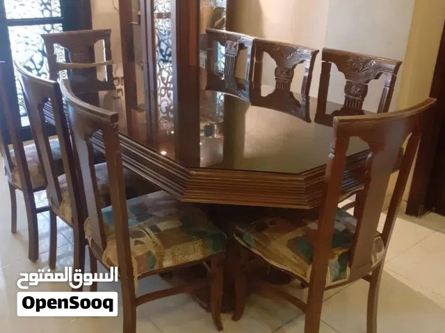 طاولة سفرة للبيع مع توابعها