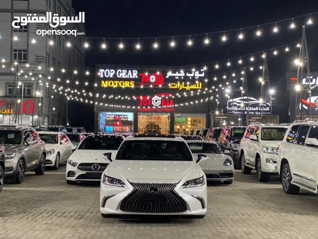 ES350 2020 قمة في النظافة وممشى بسيط، بحادث خلفي وايربجات وكالة