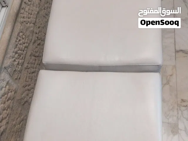للبيع سرير مساج وحجامة مستعمل  بحالة ممتازة جدًا، استعمال خفيف ونظيف وكأنه جديد