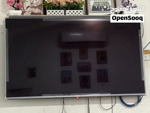 Onky use 1 year looking like a new tv 55inches