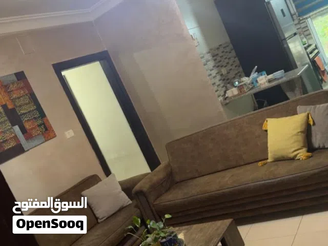 شقه للبيع في طريق المطار