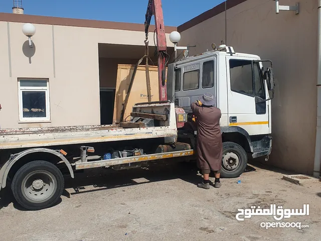 Tow Truck Iveco 2003 in Tripoli