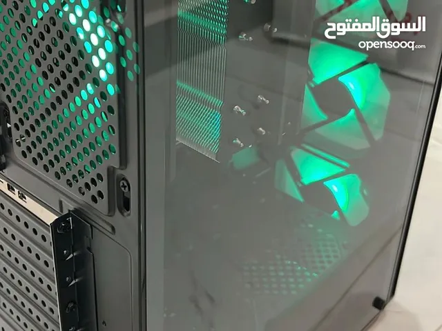 كمبيوتر مكتب للقيميز