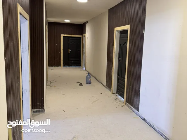 طابق تجاري مكاتب للبيع