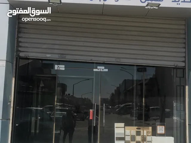 للايجار معرض بالري مساحة 50 متر و 25 سندرة مكيف