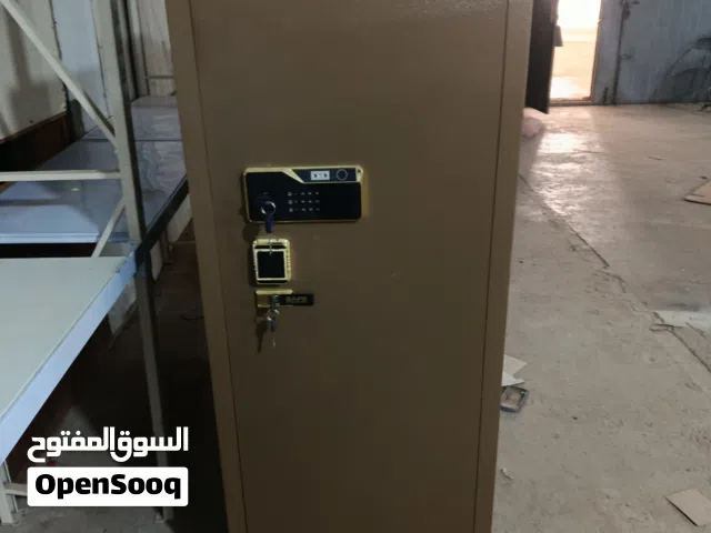 خزانة  حجم كبير