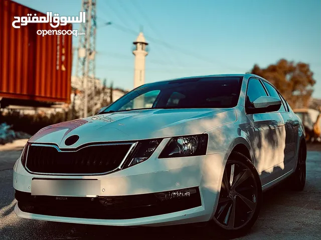 سكودا 2016 معدلة 2019 السيارة صلاة النيي 1600 ديزل اتوماتيك
