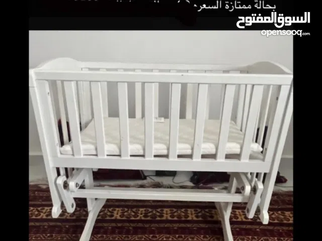 سرير من سنتر بوينت هزاز بحاله ممتازه