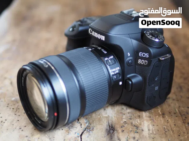 كاميرا كانون 80D معاها عدسة التصوير الخاصة بيها