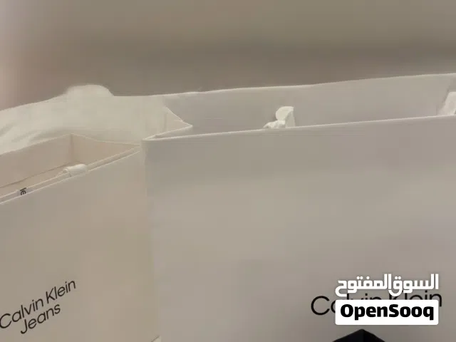قميص كالفن كلاين ( جديد )