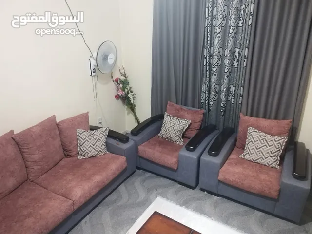 اثاث مستعمل للبيع (طقم صالون كامل )