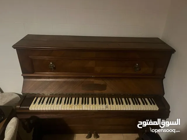بيانو خشبي Wooden piano
