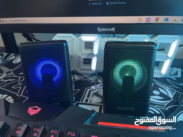 سماعات جديده م مستخدمه ابدا بالقرطاس و عليها ضمان 6 شهور تعال و خذها و انت ربحان