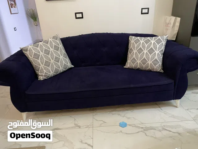 صالون للبيع