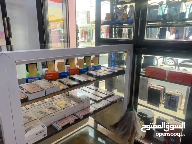 بترينات عرض اجهزه خلويه للبيع