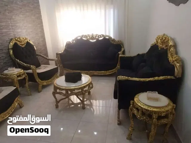 كنب للبيع حالة ممتازة استعمال خفيف  بس شهر