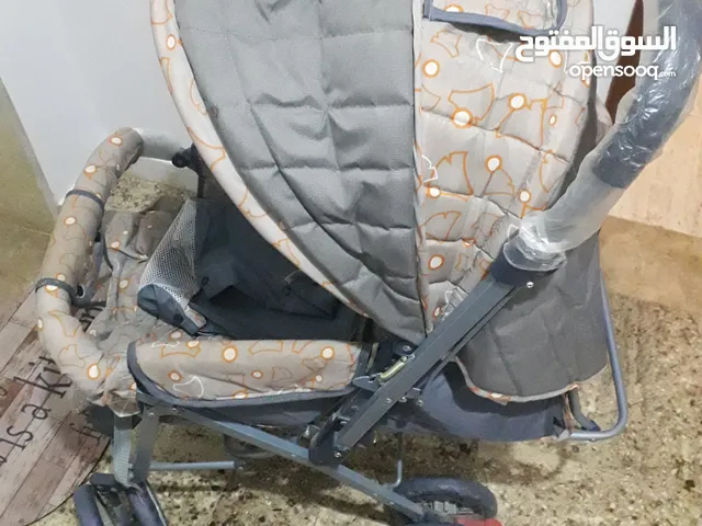 كروسة ا طفال استعمال بسيط شبة جديدة للبيع امورها تمام حاجة صح