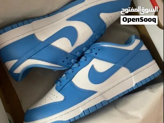 Nike dunk low university blue