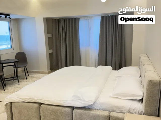 شقة مطله على كرنيش صحار