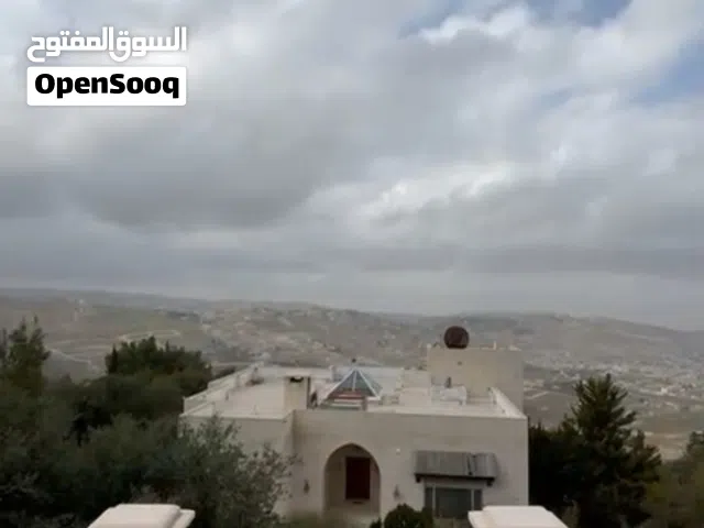شقه فارغه للإيجار  الكماليه طابق كامل  من  فيلا روف