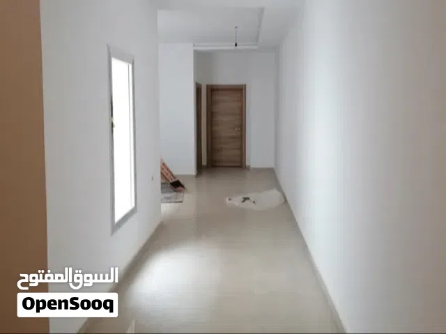 شقة الايجار جديدة تشطيب حديت في حي دمشق قرب القصور الضيافة مدخل خاص