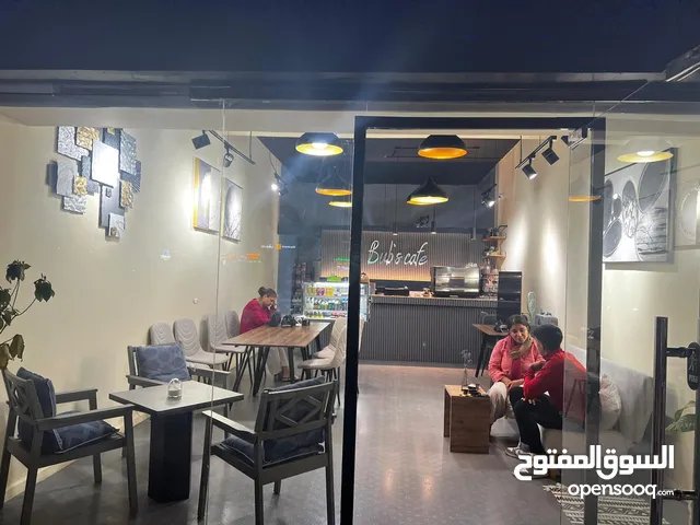 Cafe restaurant in operation