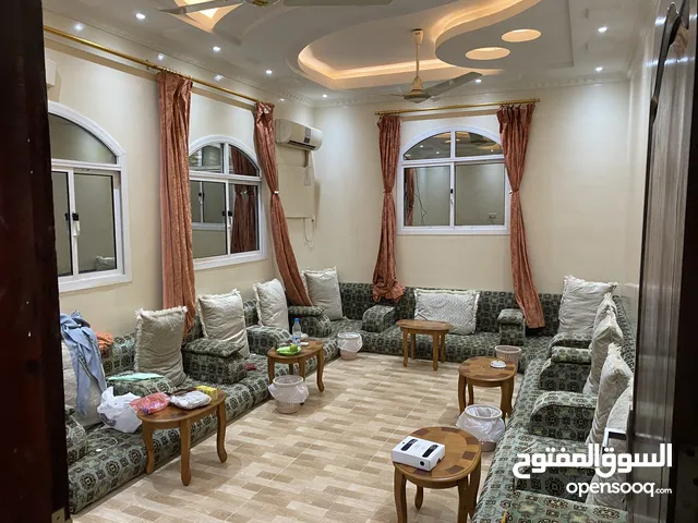 250 m2 4 Bedrooms Apartments for Rent in Aden Shaykh Uthman