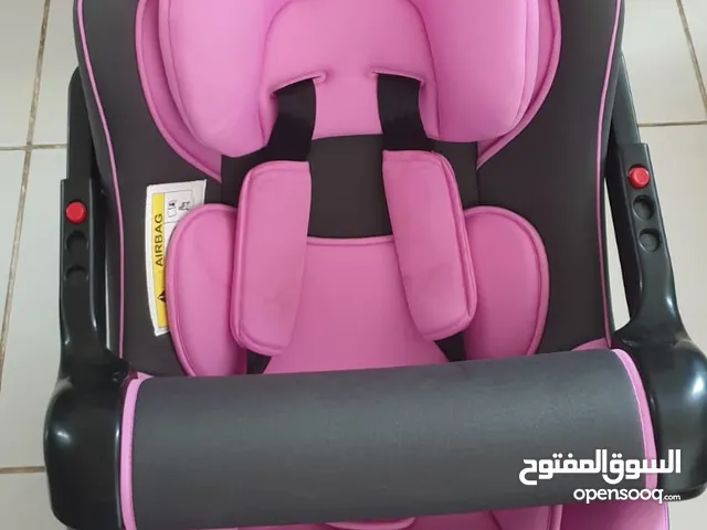 كرسي سيارة للبنات