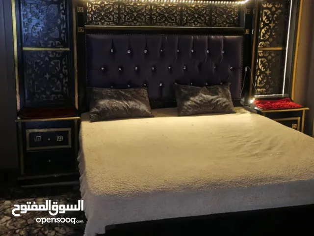 غرفه نوم ماستر تفصيل خشب لاتيه خزانه + تواليت + تخت + كمدينات كامله بدون الفرشه