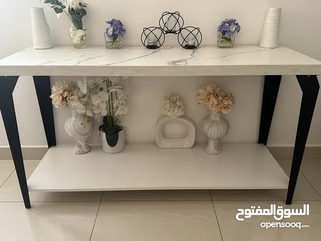 طقم طاولات استقبال 8 قطع وطاولة بوفيه