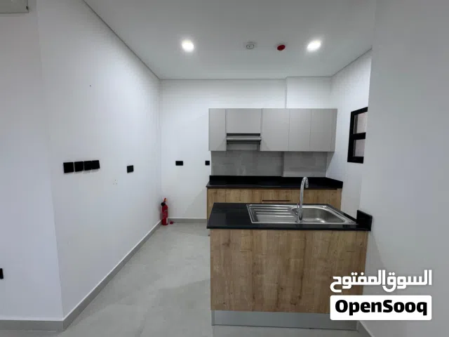 شقة للايجار في مسقط العذيبة شامل جميع الفواتير