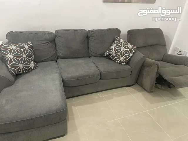 كنب + كرسي راحة للبيع مستعمل في حولي قطعة 1