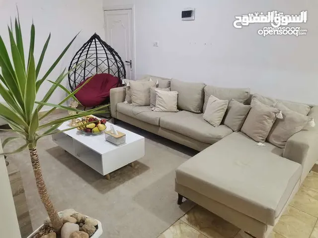 كورنر موديل امريكي تفصيل بحالة جيدة