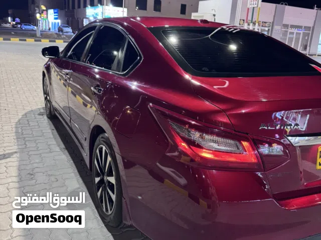 نيسان التيما 2018 موديل SV خليجي من داخل نظيف ومرخصة مع أنوار LED وشاشة نظام إنذار