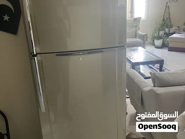 "Toshiba 400L Refrigerator - Excellent Condition & Super Clean"