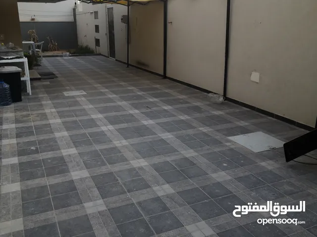200 m2 More than 6 bedrooms Townhouse for Sale in Tripoli Arada