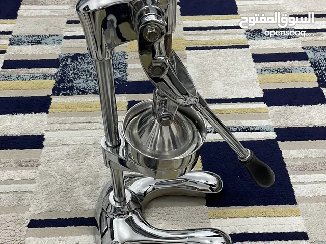 عصارة استنليس ستيل  قابلة للغسيل جديدة تقريباً للبيع بدواعي السفر
