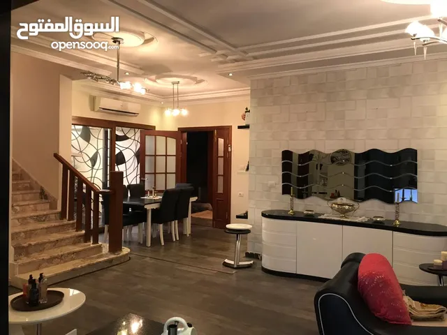 520 m2 5 Bedrooms Villa for Sale in Tripoli Souq Al-Juma'a