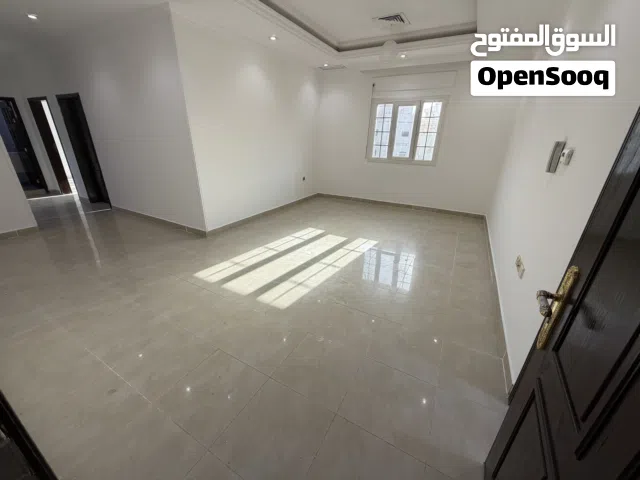 400 m2 3 Bedrooms Apartments for Rent in Farwaniya Abdullah Al-Mubarak
